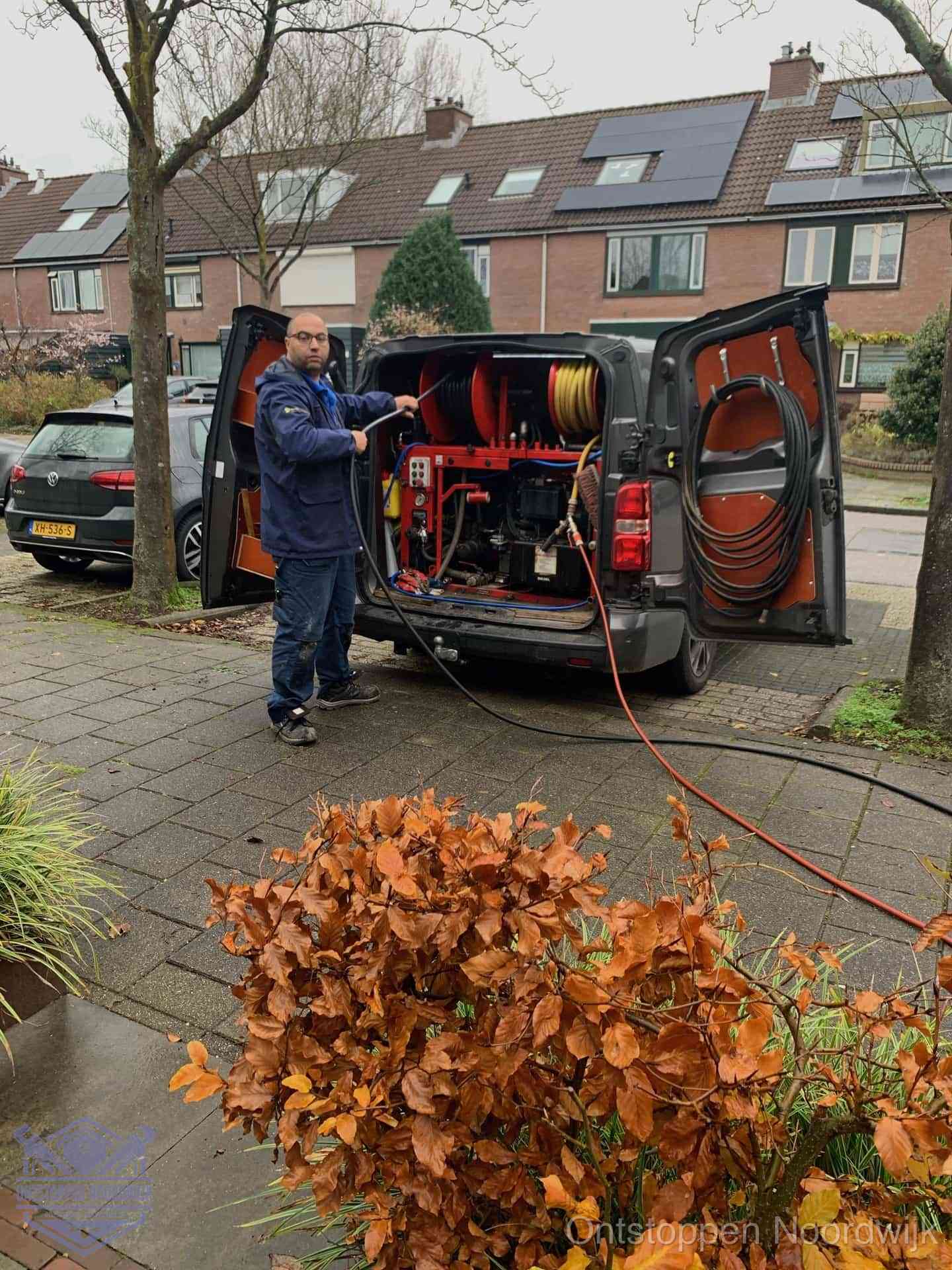 Rioolservice in de wijk in Noordwijk